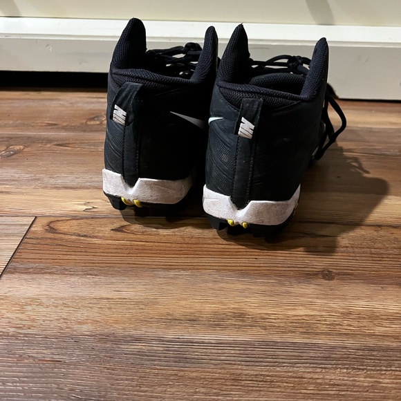 Nike Black Football Cleats - Picture 4 of 5